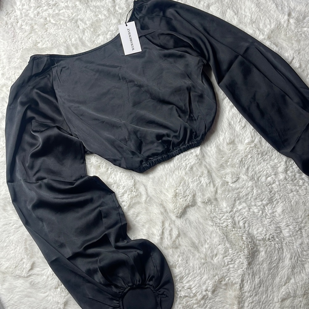 WEWOREWHAT Billow sleeve top - SIZE: L